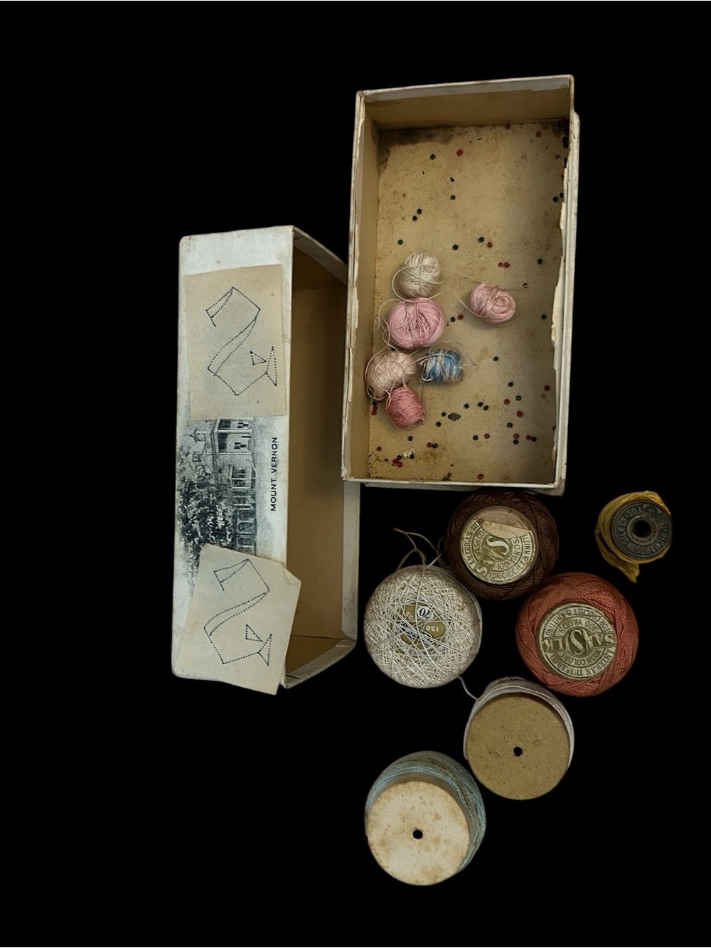 Vintage Thread Assortment & Illustrated Box Sewing Collection - Picture 6 of 7